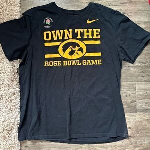 WOMENS NIKE IOWA HAWKEYE TEE SIZE XL